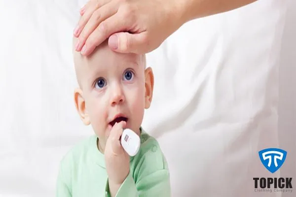 علت عرق كردن سر نوزاد