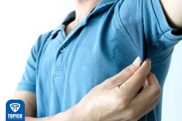 از بین بردن بوی عرق لباس بعد از شستن